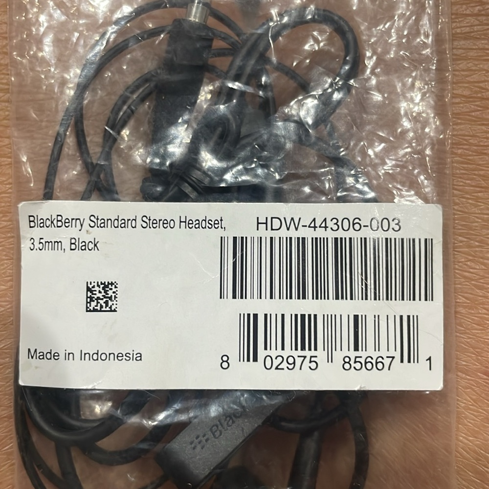 NWT: BlackBerry Standard Stereo Headset